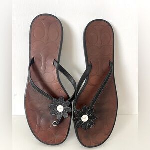 Great condition Coach Lucie Daisy leather black flip flop women size 8 sandal
